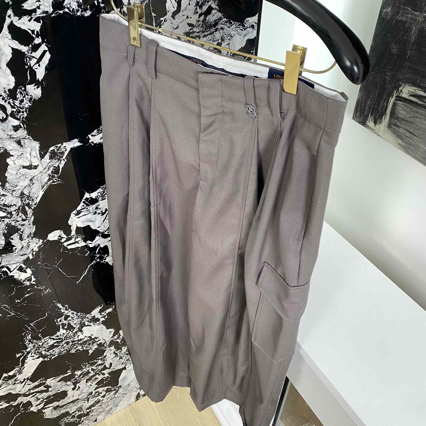 Louis Vuitton Pants - EUR FASHION