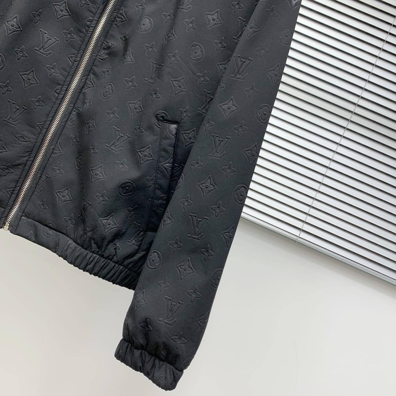 Louis Vuitton Tracksuit  - EUR FASHION