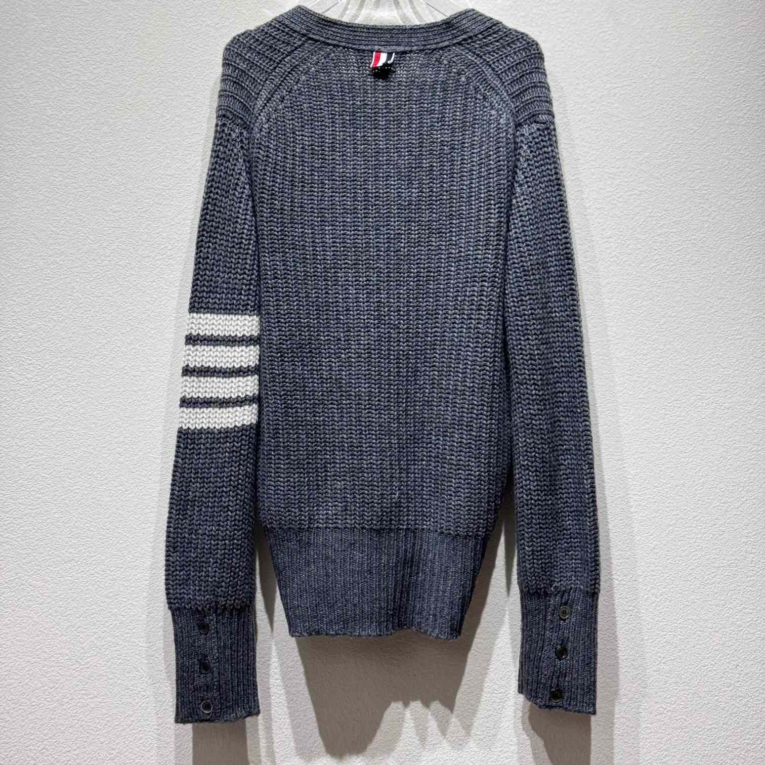 Thom Browne 4-Bar Oversize Wool Cardigan - EUR FASHION