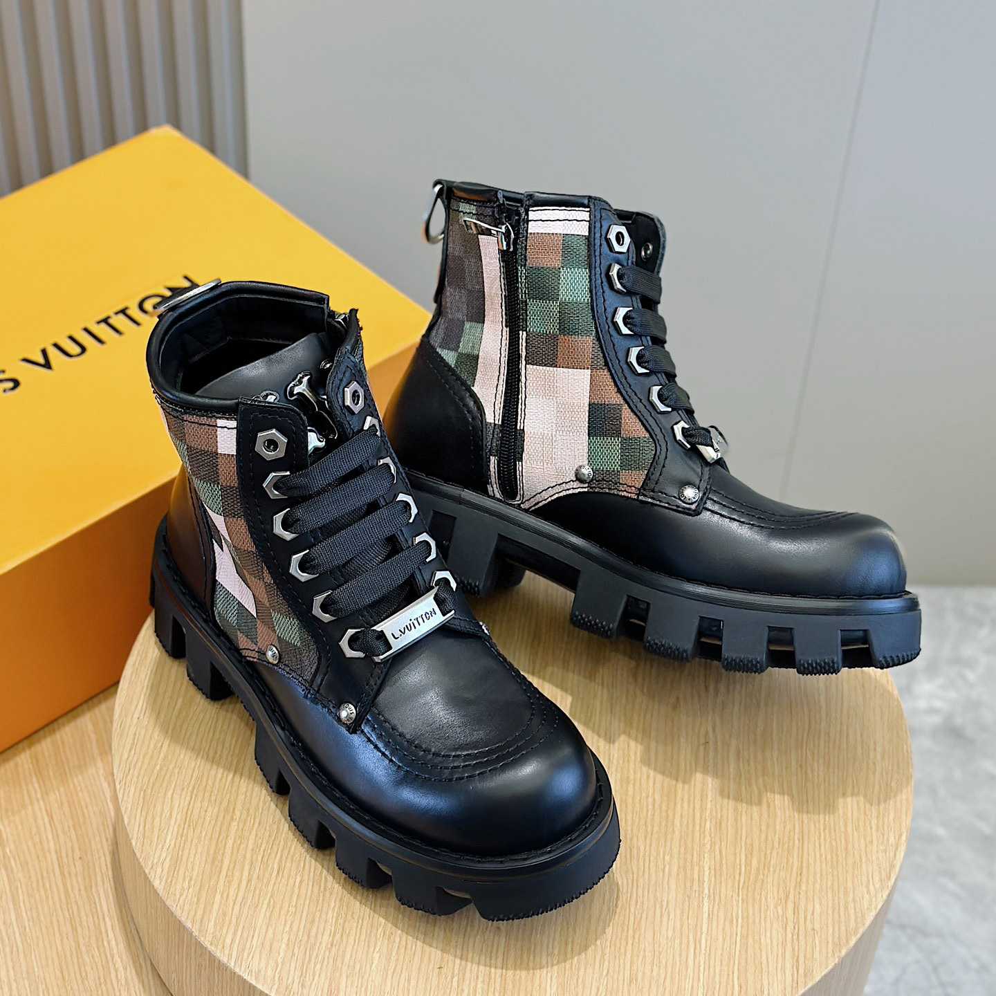 Louis Vuitton LV Checker Combat Boot   1ACNEX - EUR FASHION