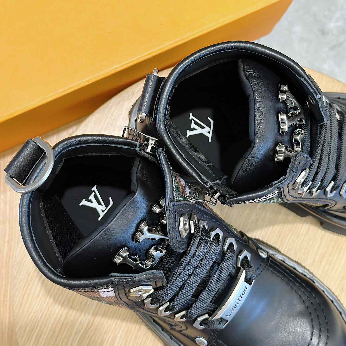 Louis Vuitton LV Checker Combat Boot   1ACNEX - EUR FASHION