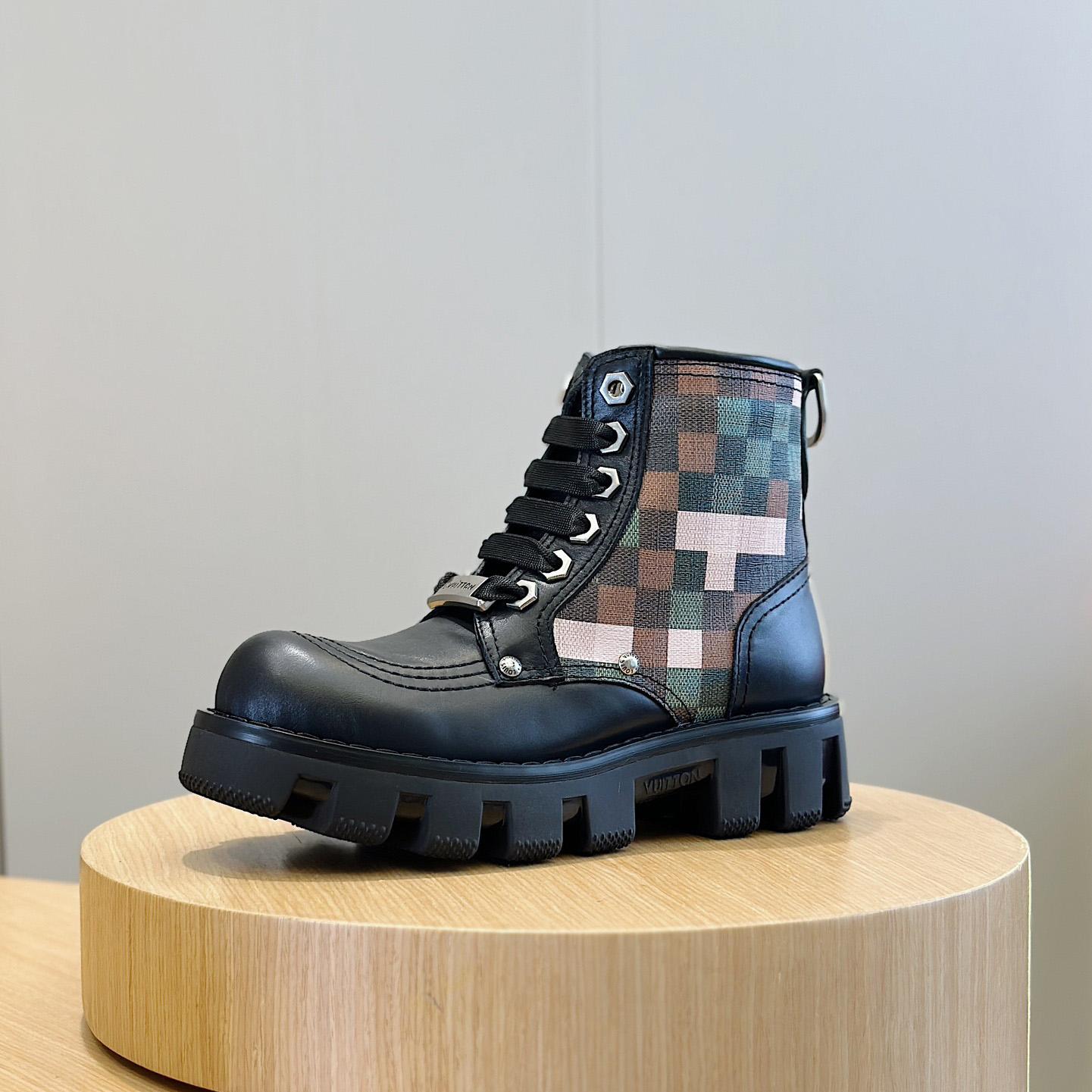 Louis Vuitton LV Checker Combat Boot   1ACNEX - EUR FASHION