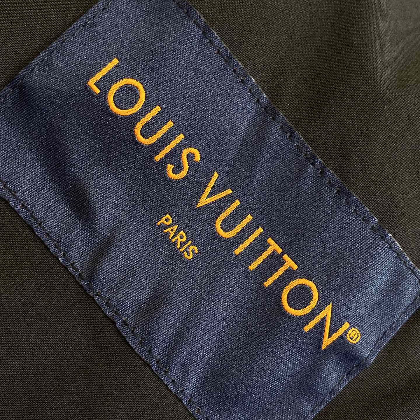 Louis Vuitton Down Blouson   1AFA37 - EUR FASHION