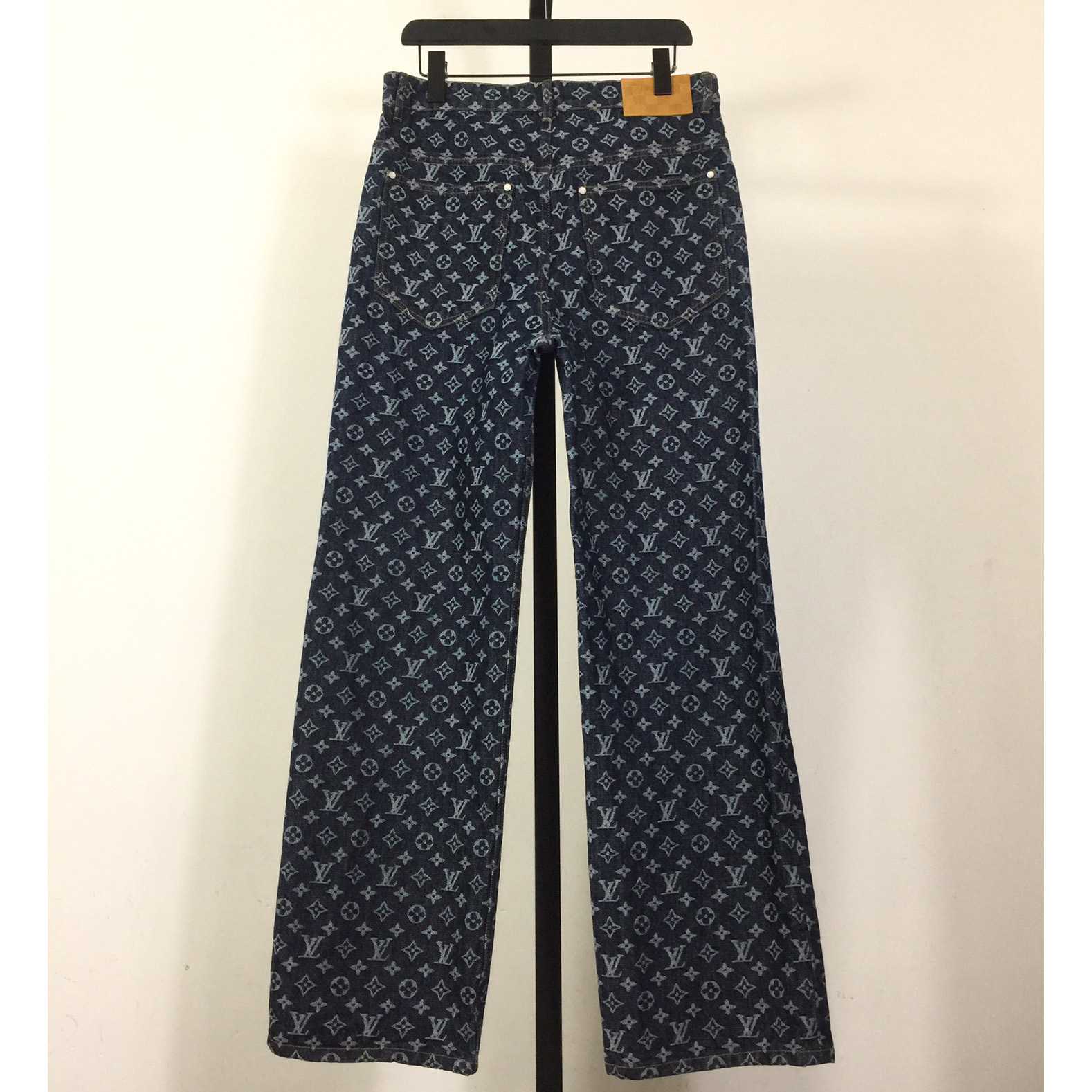 Louis Vuitton Monogram Jacquard Denim Skate Pants  1AFX30 - EUR FASHION