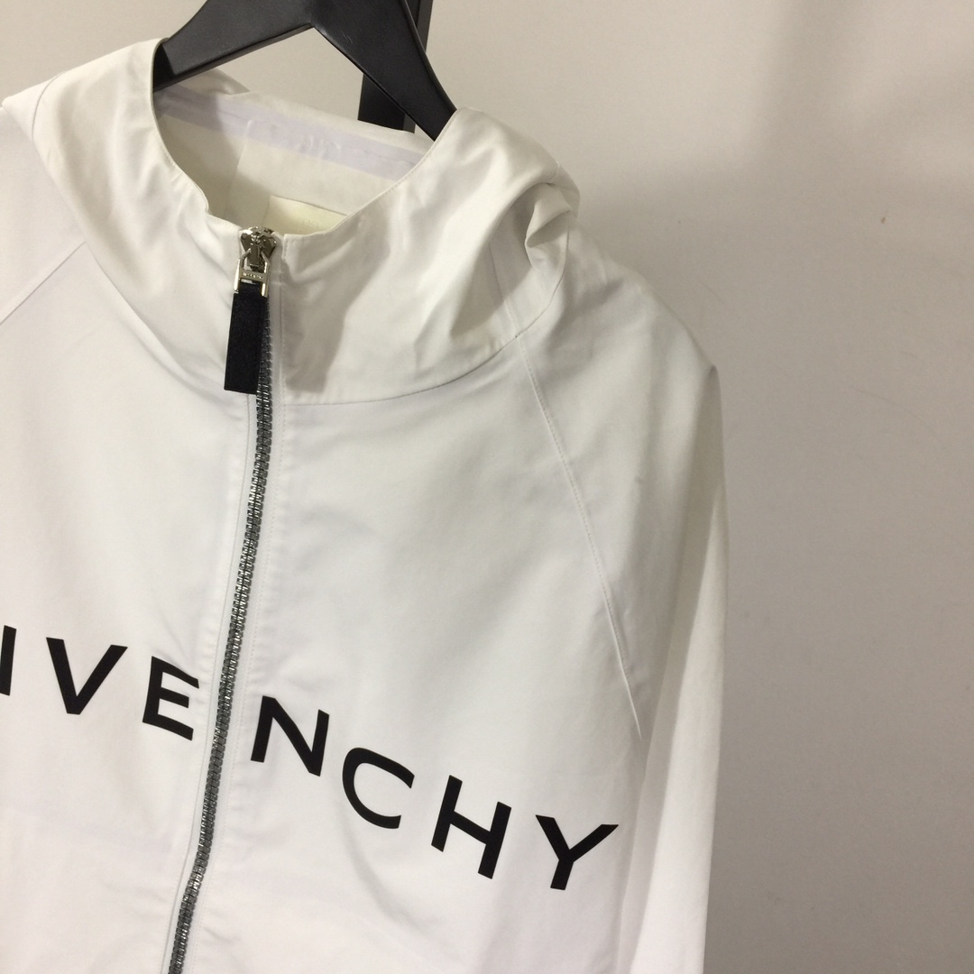 Givenchy Logo Hooded Jacket in White - EUR FASHION