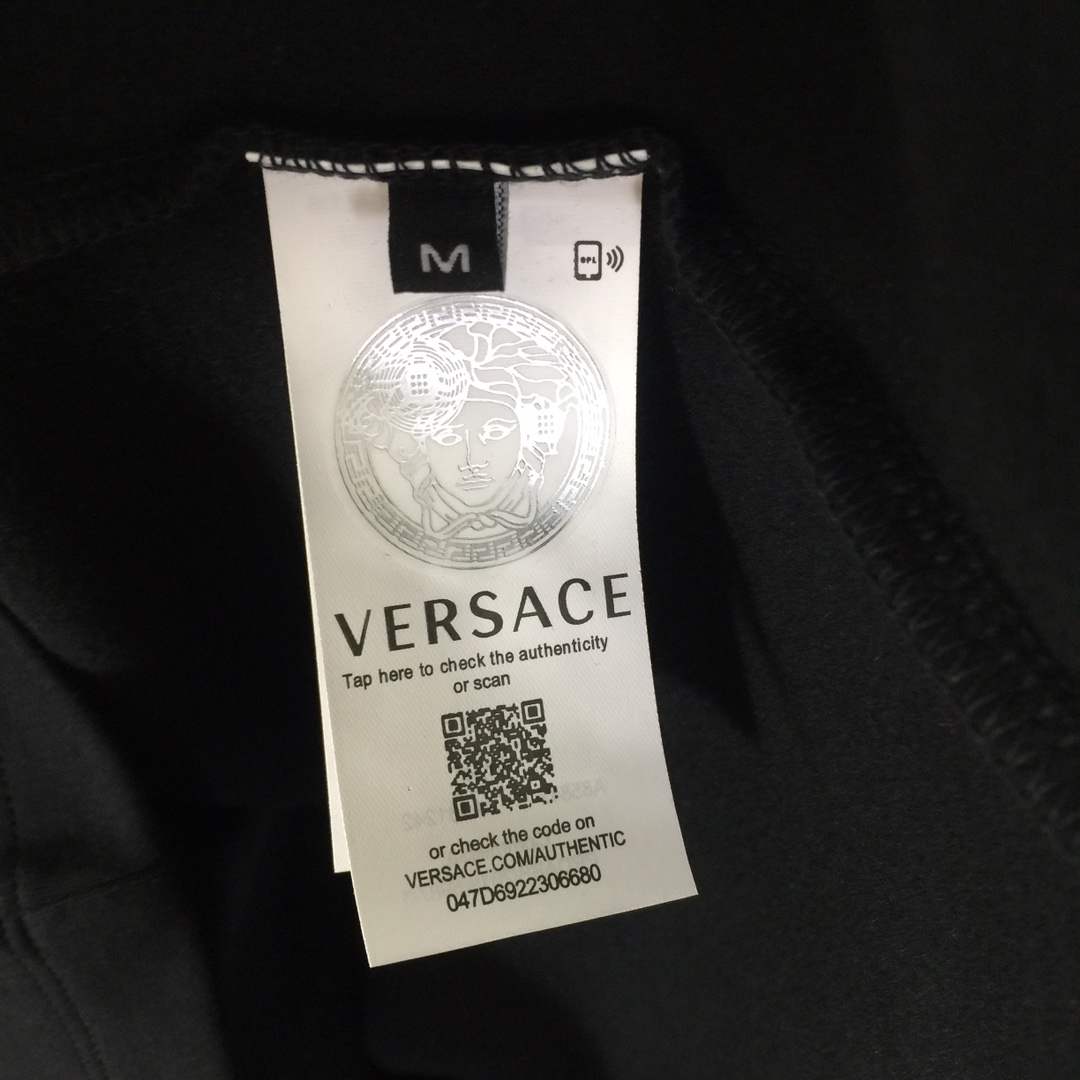 Versace Logo Long Sleeve Tee - EUR FASHION