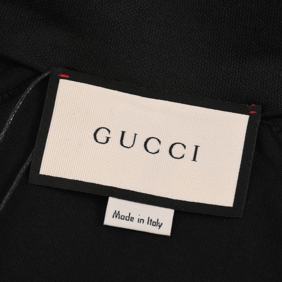 Gucci Tracksuit  - EUR FASHION