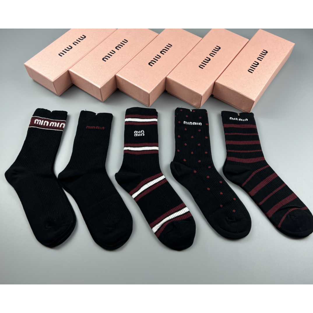 Miu Miu Socks /Box - EUR FASHION