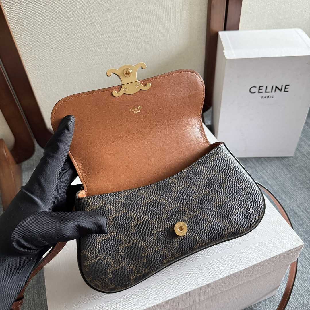 Celine Teen Celine Lola In Triomphe Canvas And Clafskin  - EUR FASHION