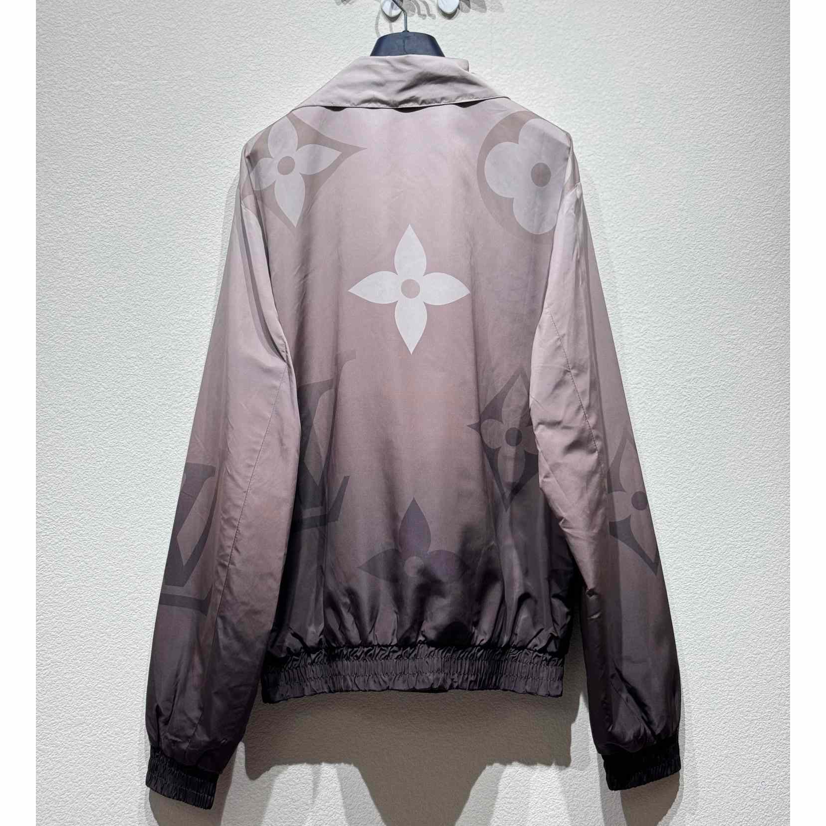 Louis Vuitton Monogram Printed Light Nylon Windbreaker   1AFYAP - EUR FASHION