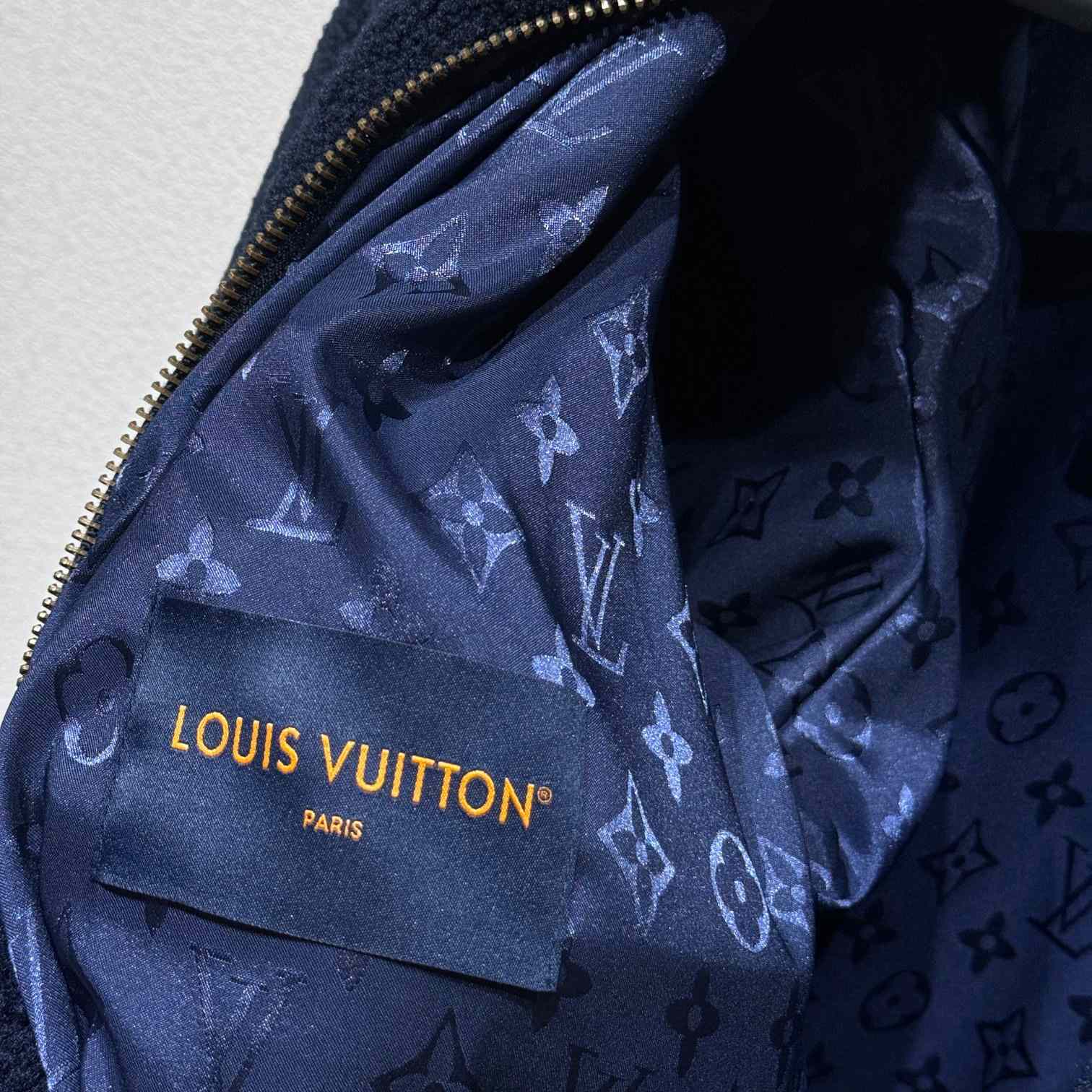 Louis Vuitton Leather Patch Fleece Blouson   1AGLXN - EUR FASHION