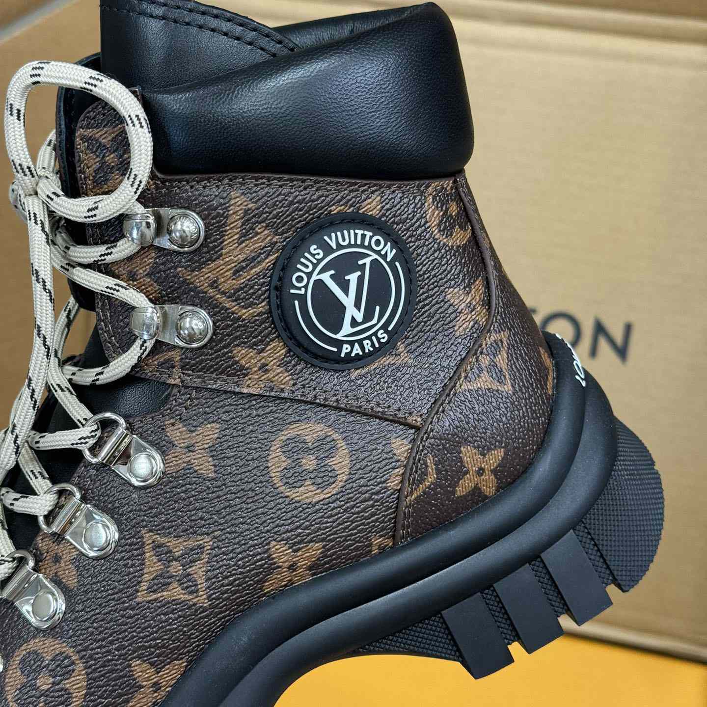 Louis Vuitton Ruby Flat Ranger   - EUR FASHION