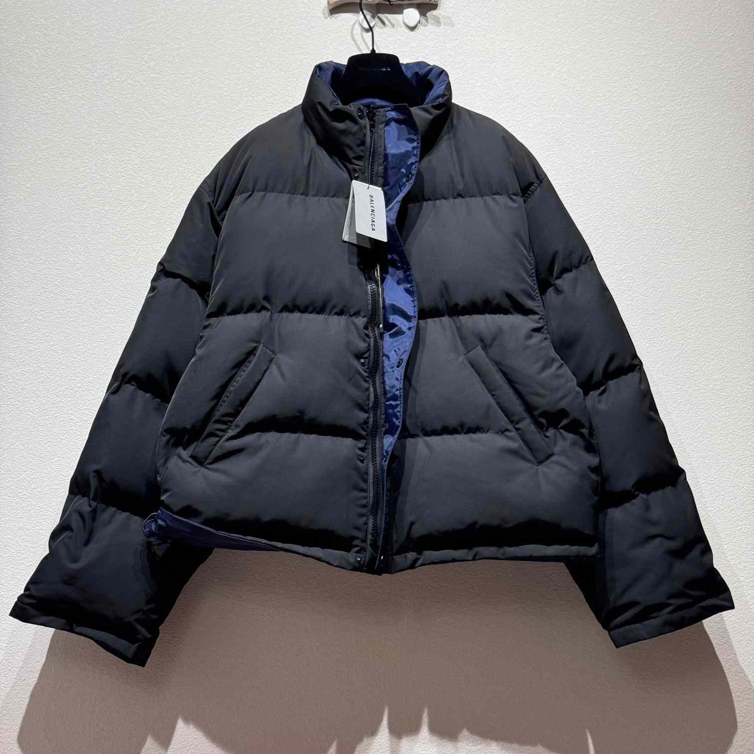 Balenciaga Loop Sports Icon Reversible Puffer In Black - EUR FASHION