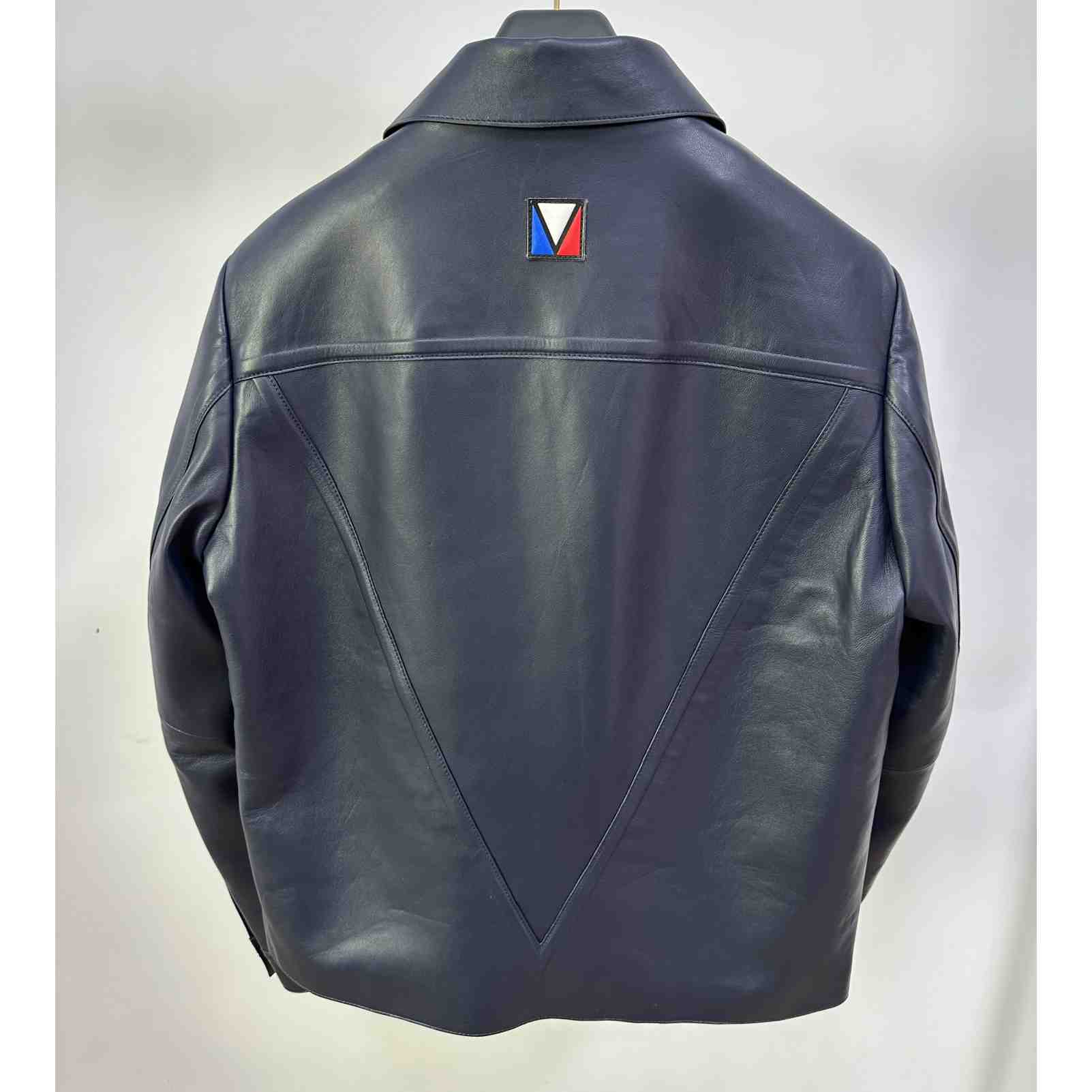 Louis Vuitton Chic Leather Blouson With 3D Details   1AFVPT - EUR FASHION