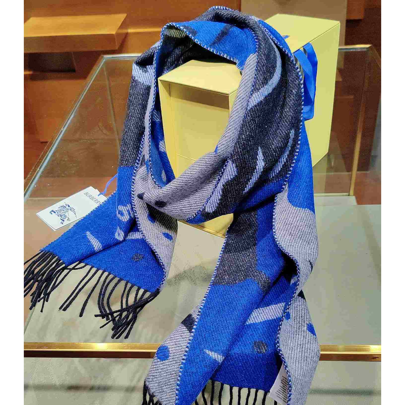 Burberry Mirrored Horse Cashmere Scarf - EUR FASHION