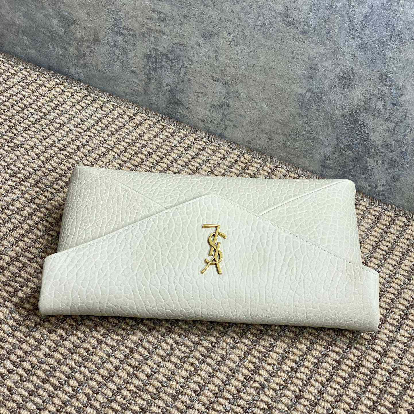 Saint Laurent Cassandre Large Envelope Pouch In Lambskin - EUR FASHION