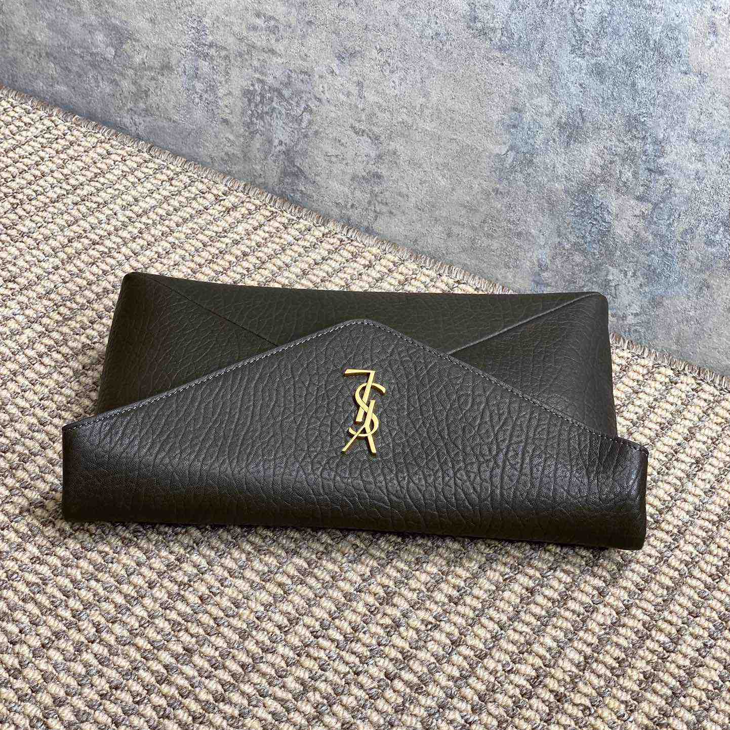 Saint Laurent Cassandre Large Envelope Pouch In Lambskin - EUR FASHION