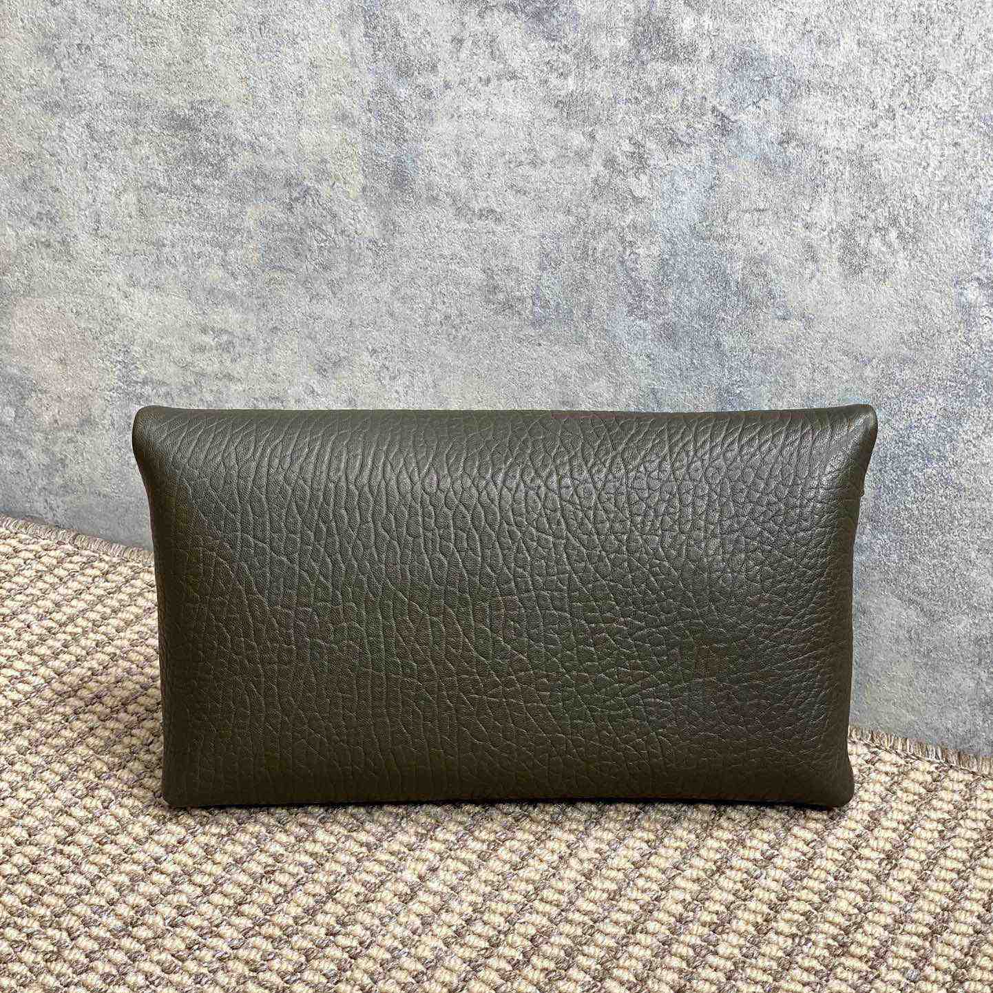 Saint Laurent Cassandre Large Envelope Pouch In Lambskin - EUR FASHION