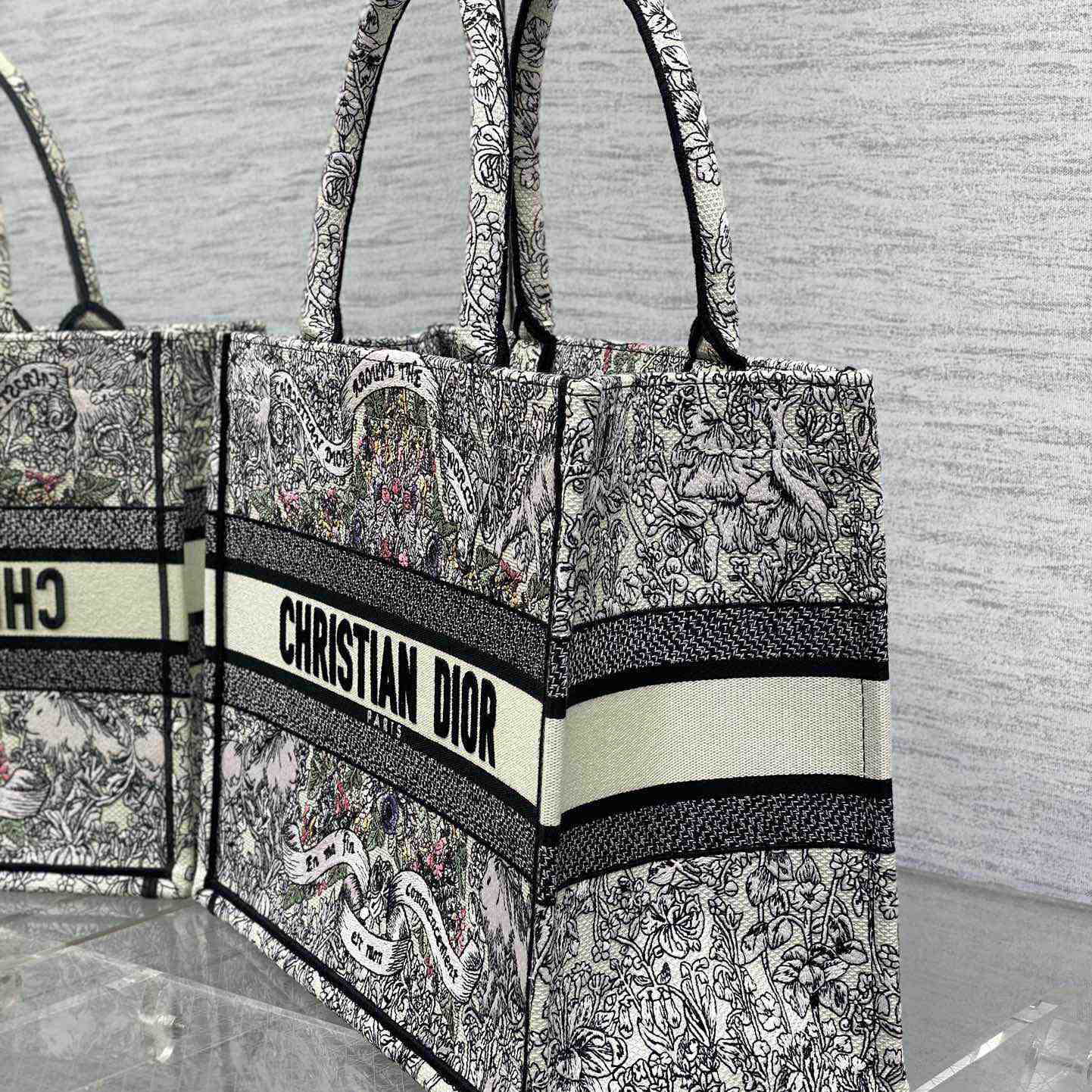 Dior Medium Dior Book Tote    - EUR FASHION