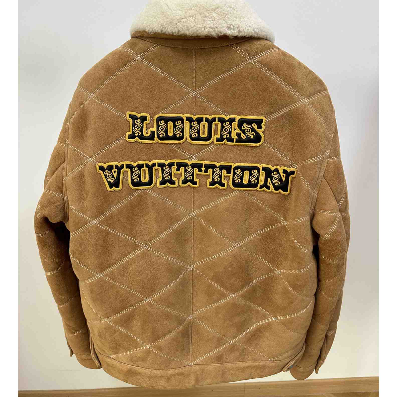 Louis Vuitton Embroidered Shearling Workwear Blouson   1AFXIM - EUR FASHION