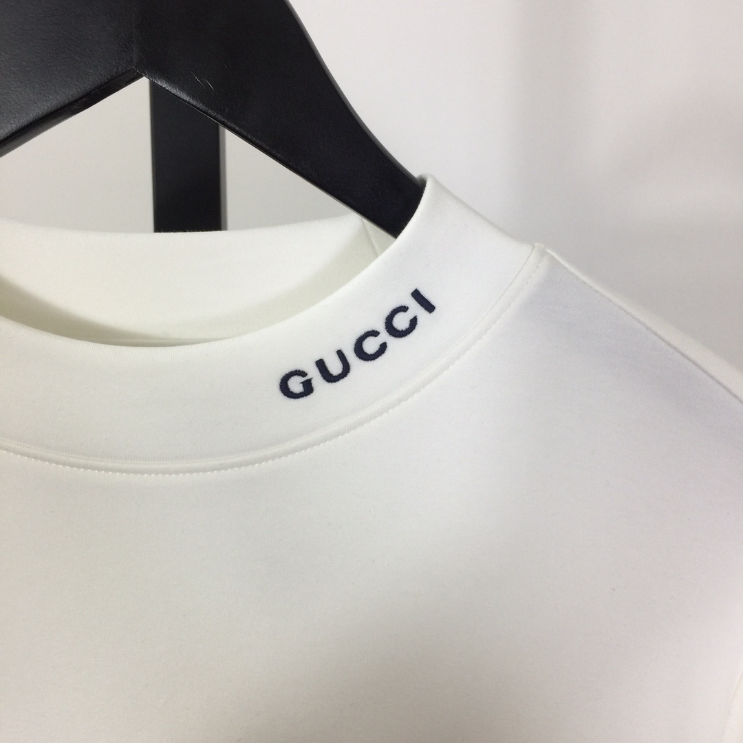 Gucci Logo Long Sleeve Tee - EUR FASHION