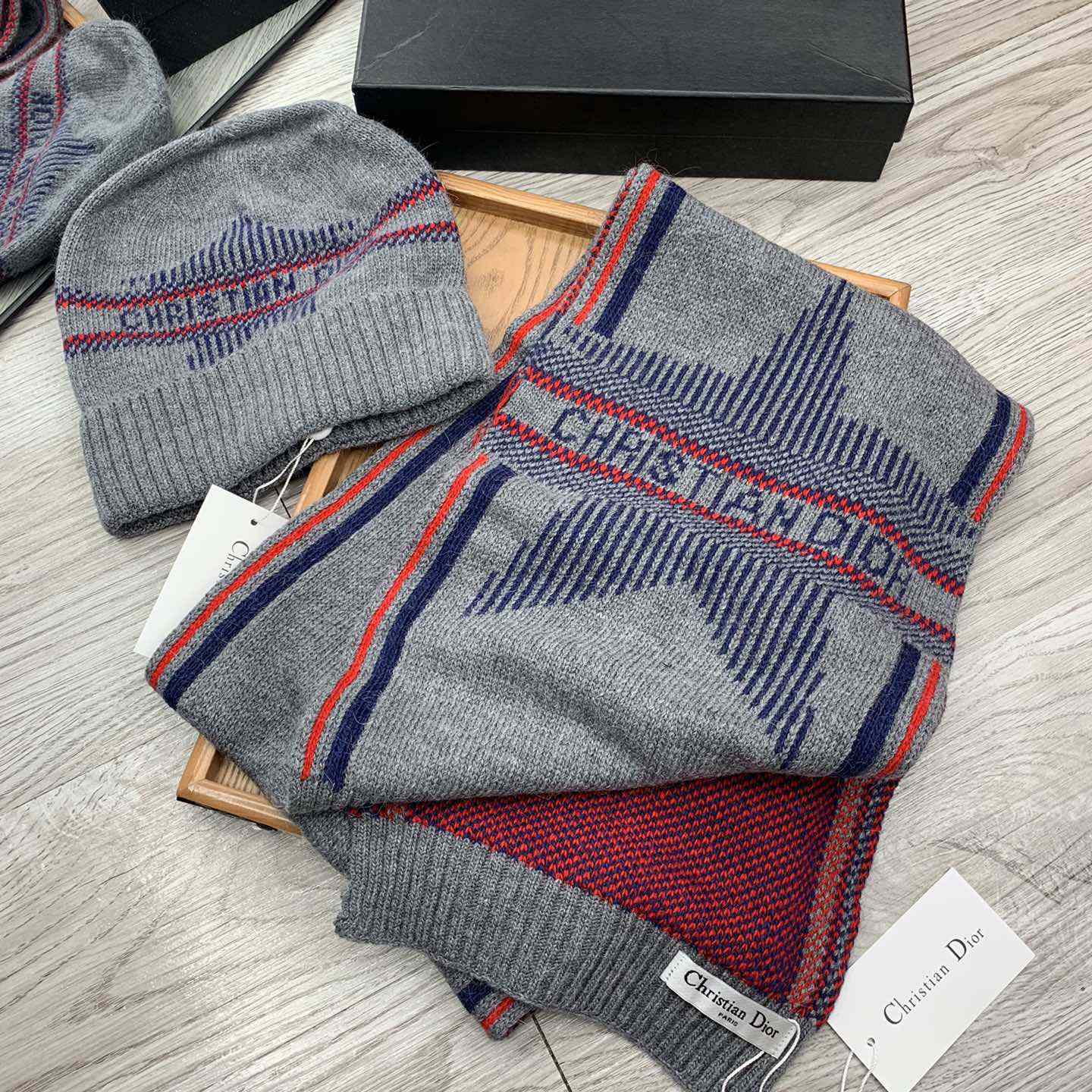 Dior Beanie And Scarf - EUR FASHION