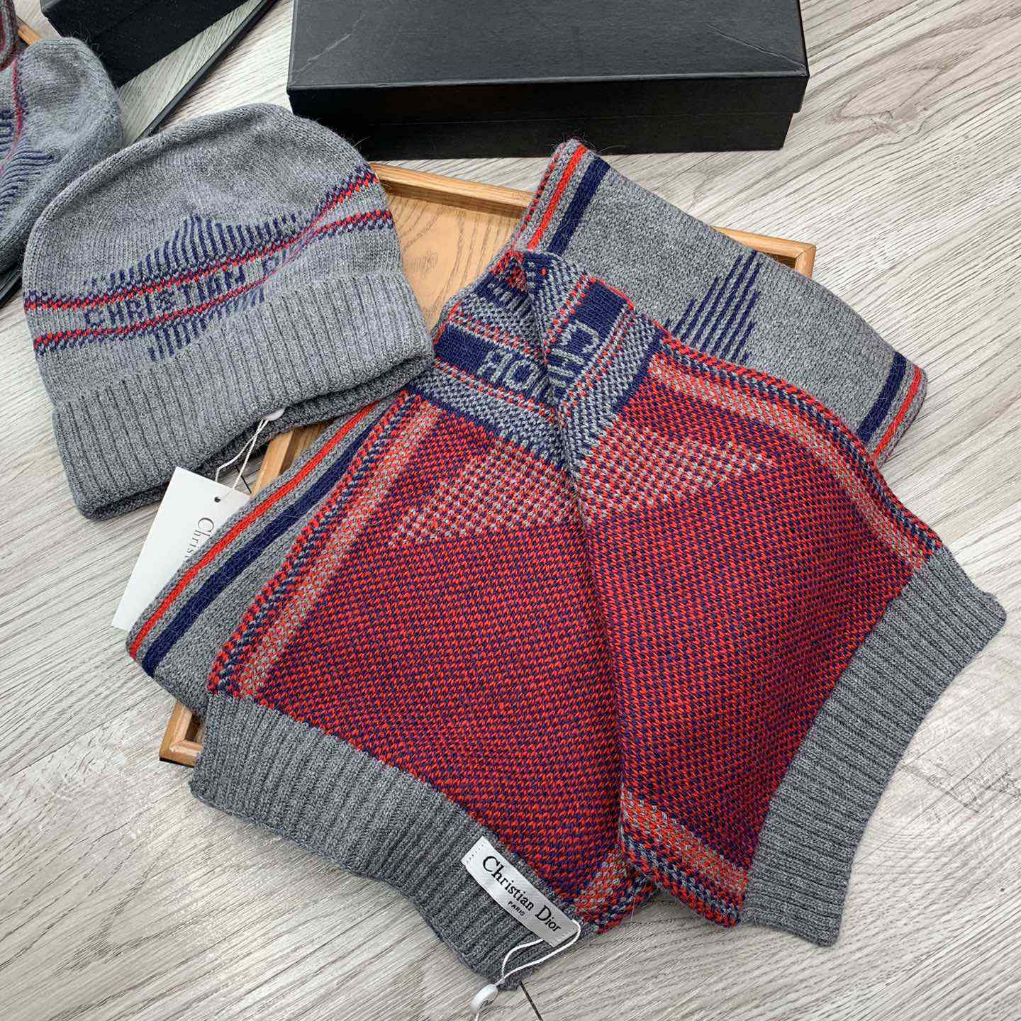 Dior Beanie And Scarf - EUR FASHION