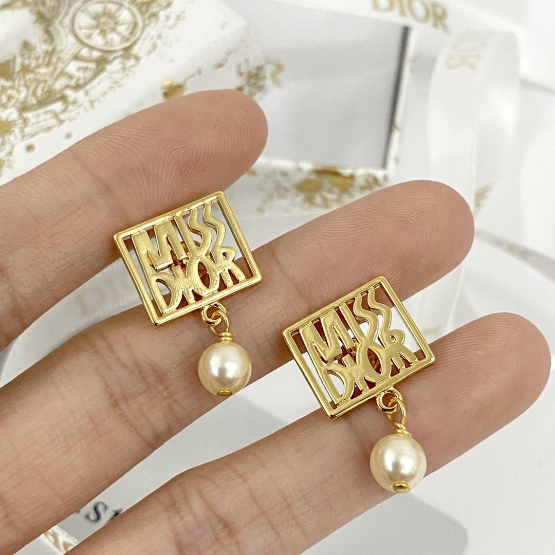 Dior Earrings - EUR FASHION