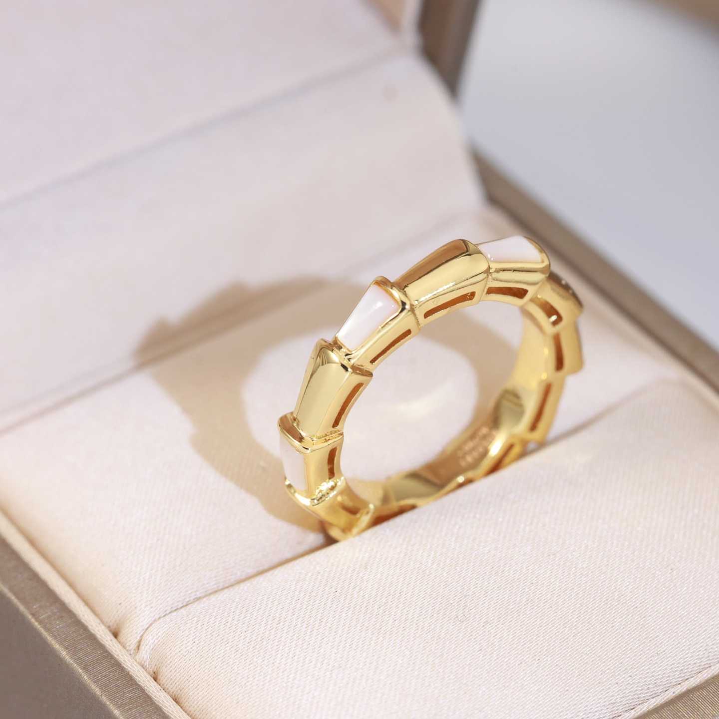Bvlgari Ring - EUR FASHION