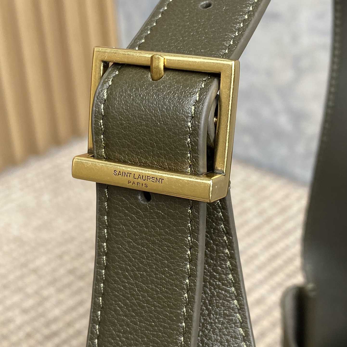 Saint Laurent LE 5 À 7 Supple Small In Grained Leather - EUR FASHION
