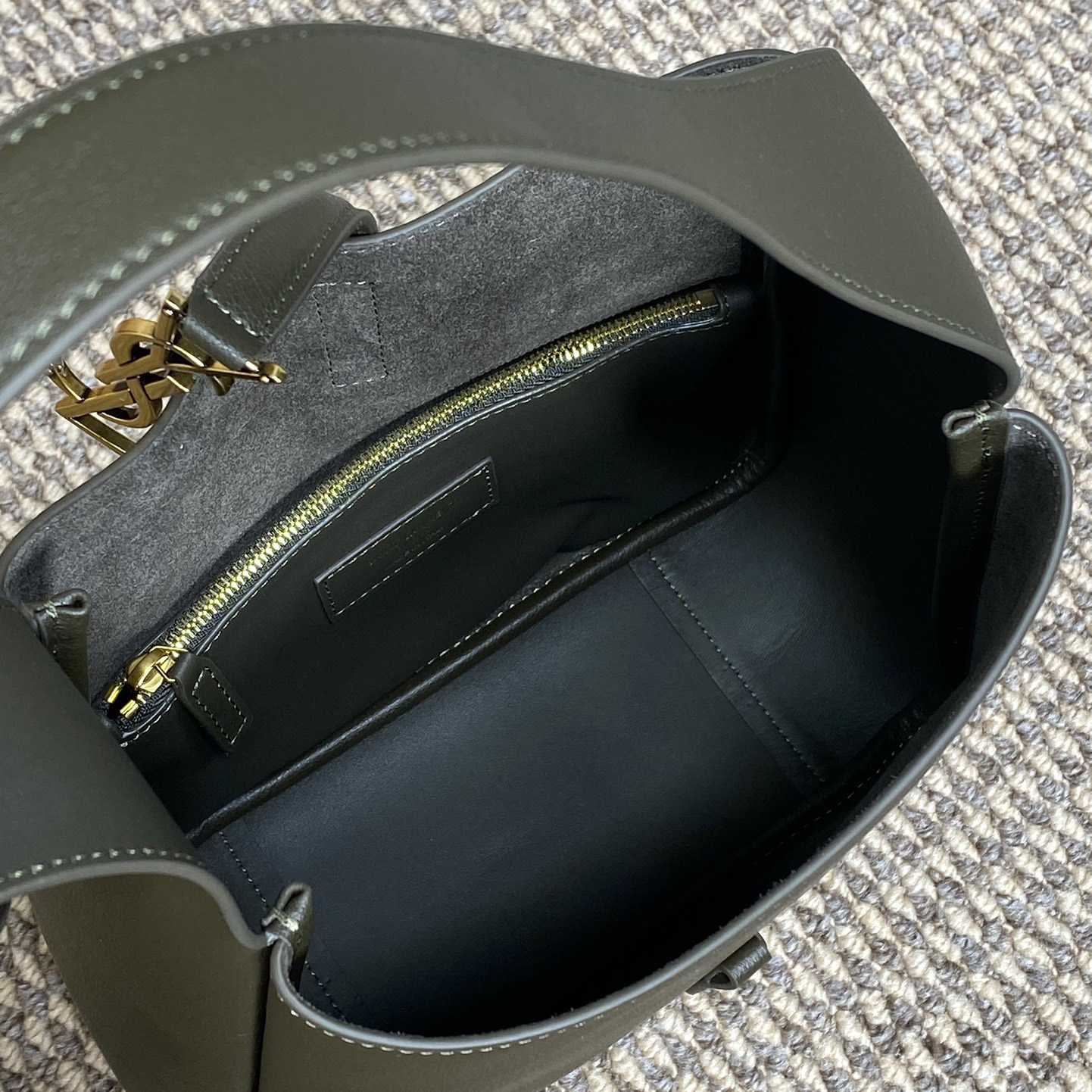 Saint Laurent LE 5 À 7 Supple Small In Grained Leather - EUR FASHION
