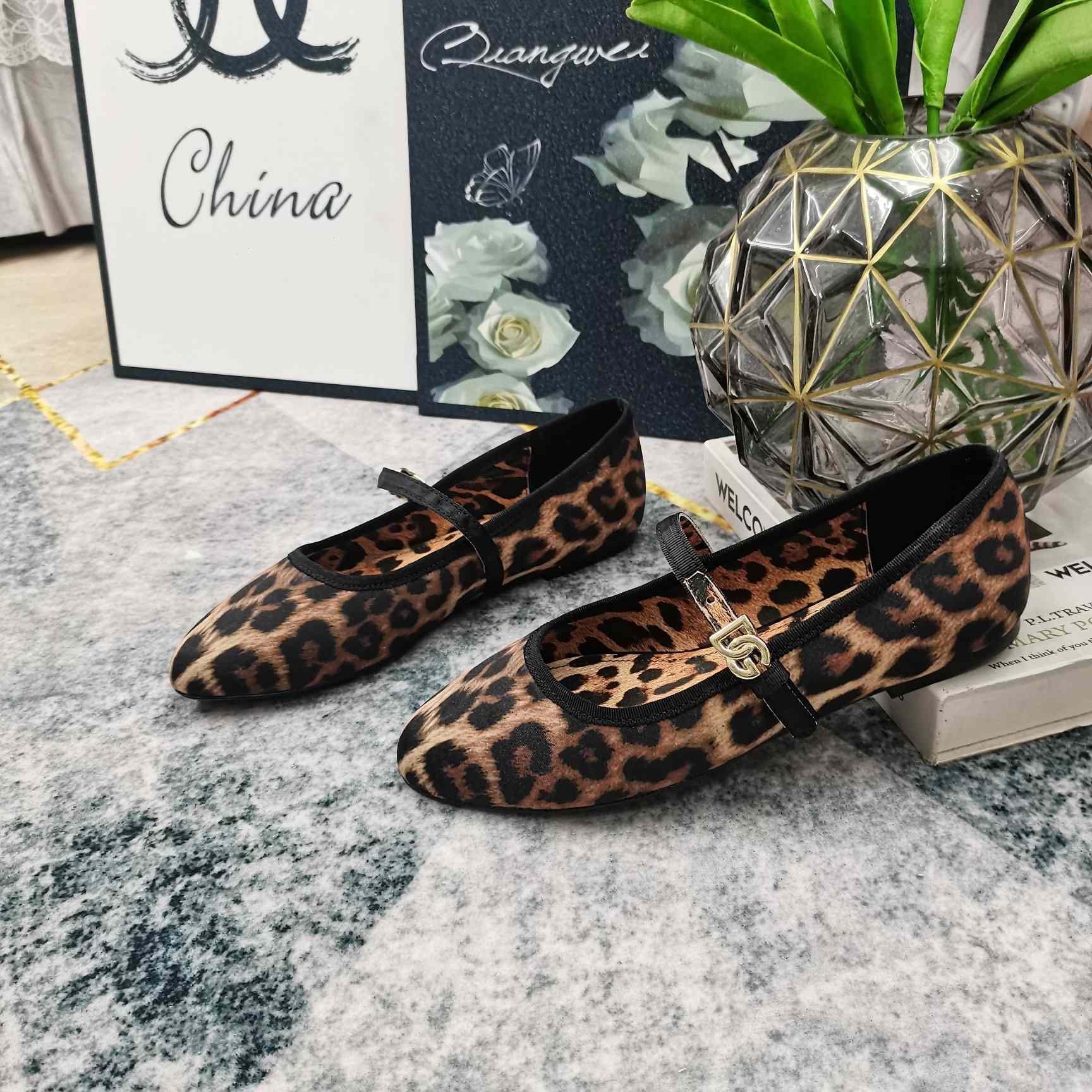 Dolce & Gabbana Printed Velvet Ballet Flats - EUR FASHION