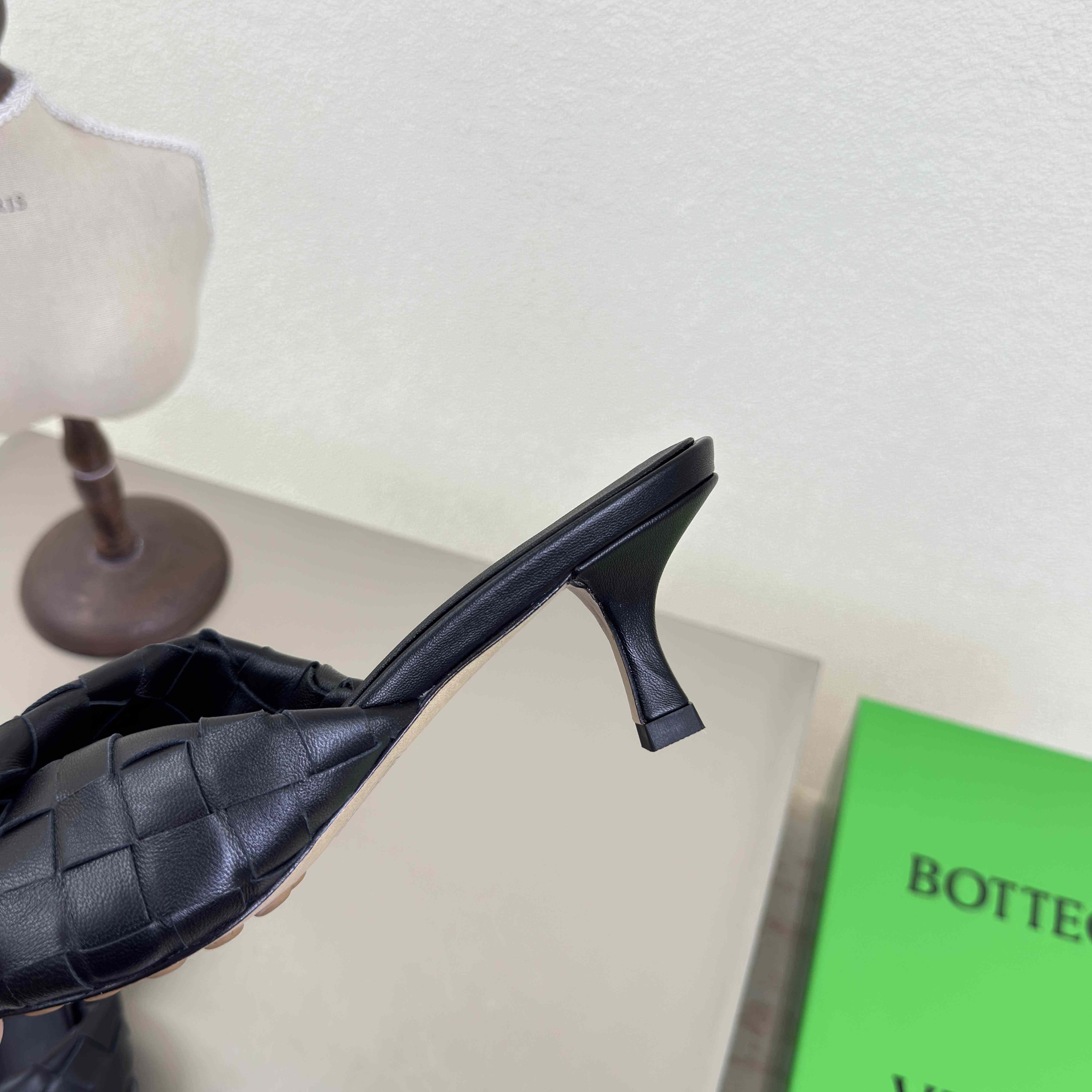 Bottega Veneta Blink Mule - EUR FASHION