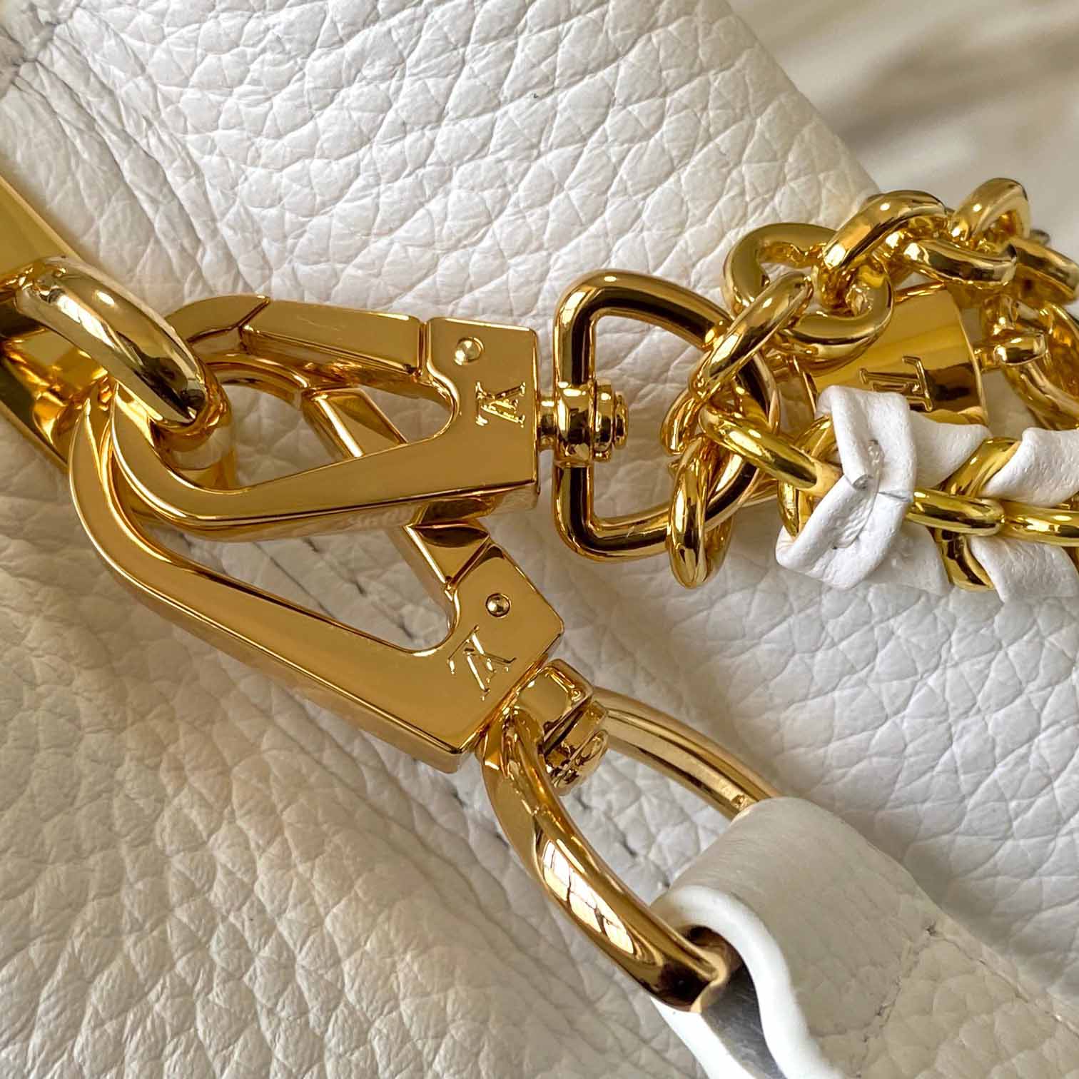 Louis Vuitton Capucines BB   M12279 - EUR FASHION