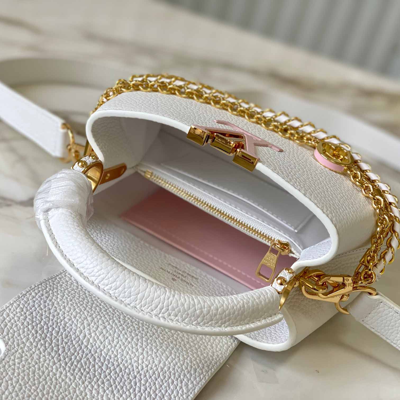 Louis Vuitton Capucines BB   M12279 - EUR FASHION