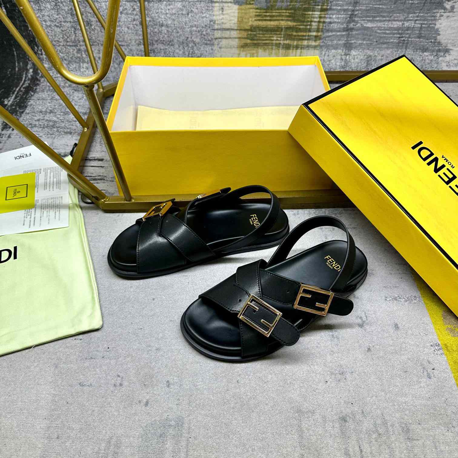 Fendi Feel Black Leather Slides - EUR FASHION