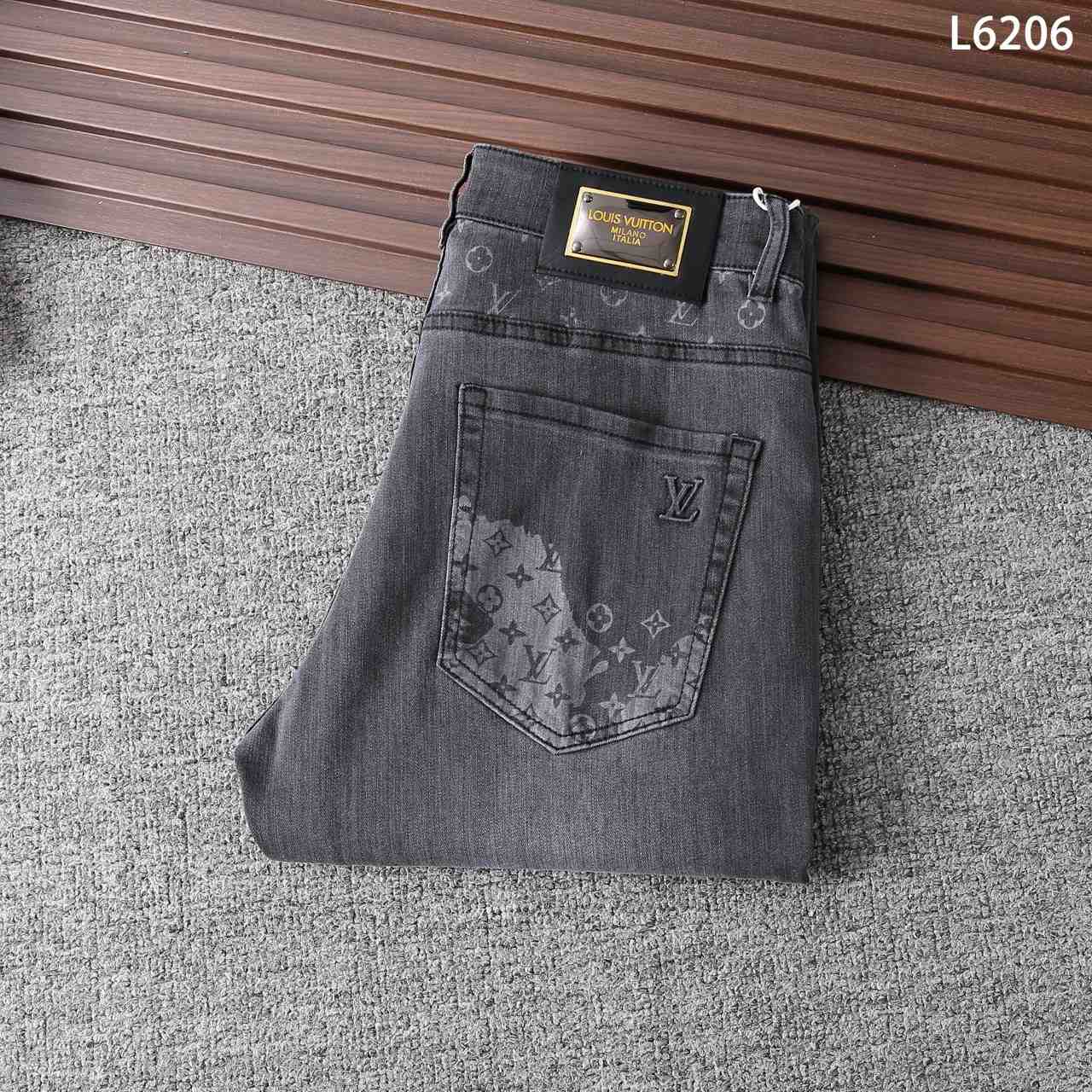 Louis Vuitton Jeans - EUR FASHION