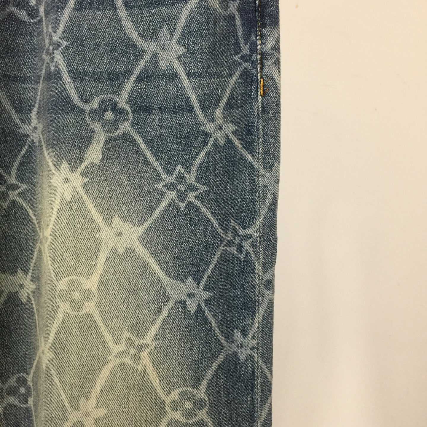Louis Vuitton Jeans - EUR FASHION