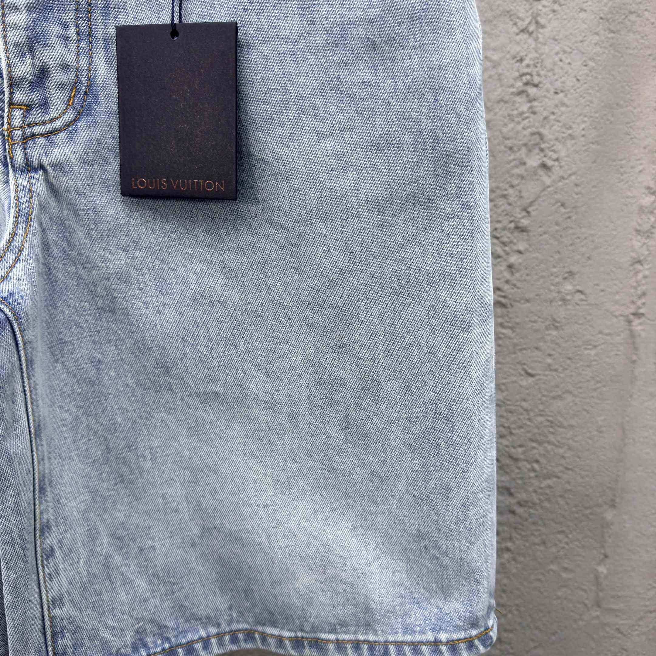 Louis Vuitton LV Denim Shorts    1AGTHT - EUR FASHION