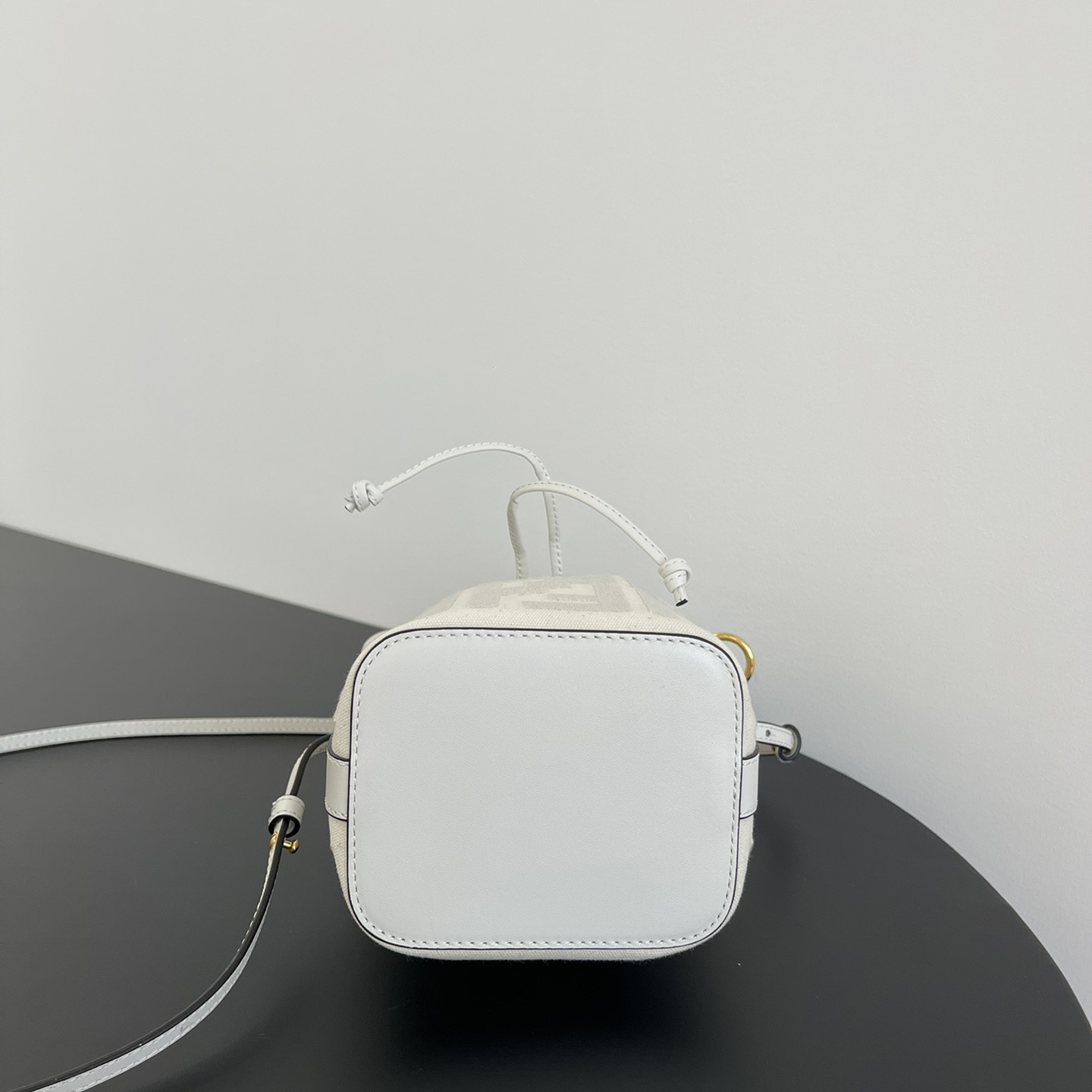 Fendi Bucket Bag (18-12-10cm) - EUR FASHION