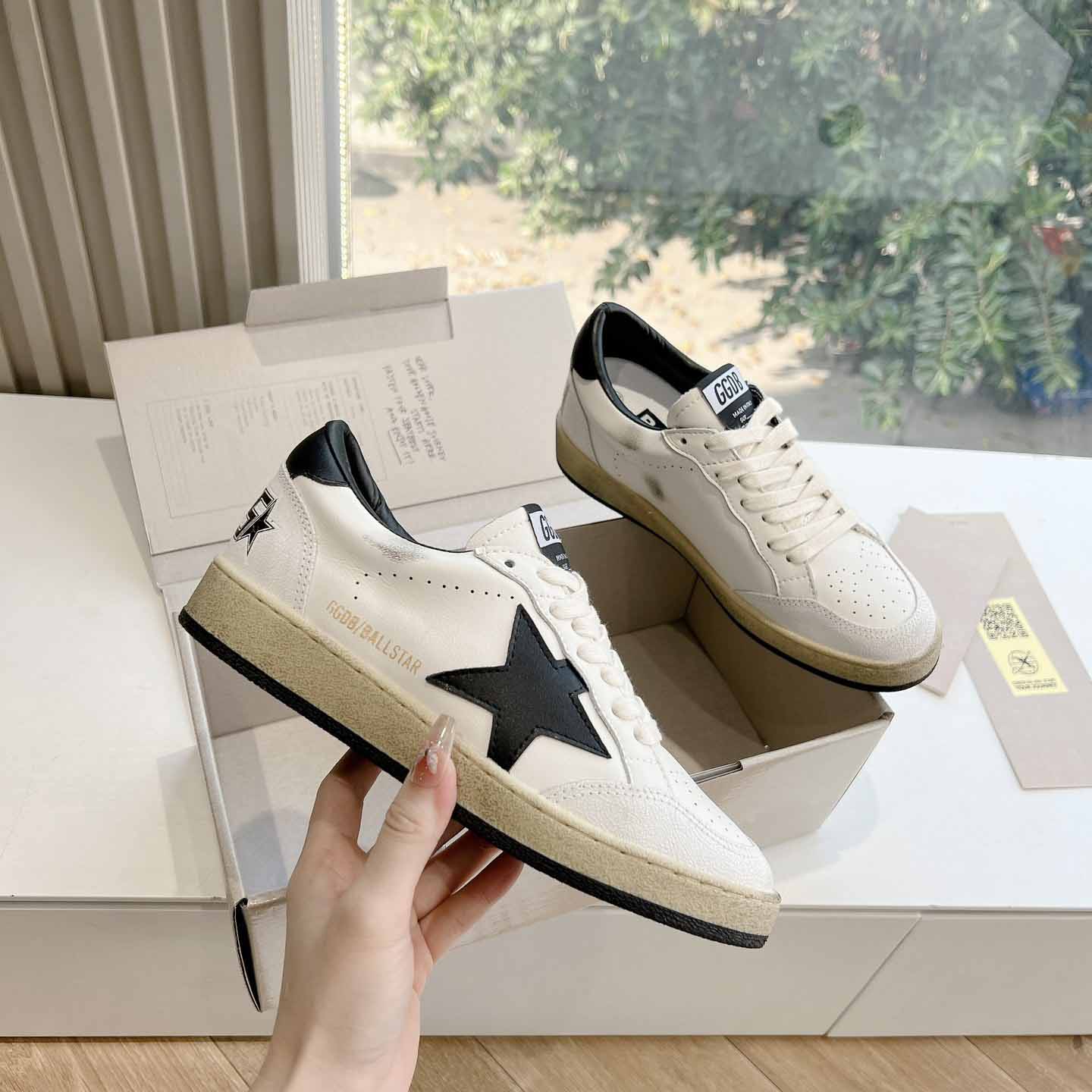 Golden Goose Sneakers - EUR FASHION