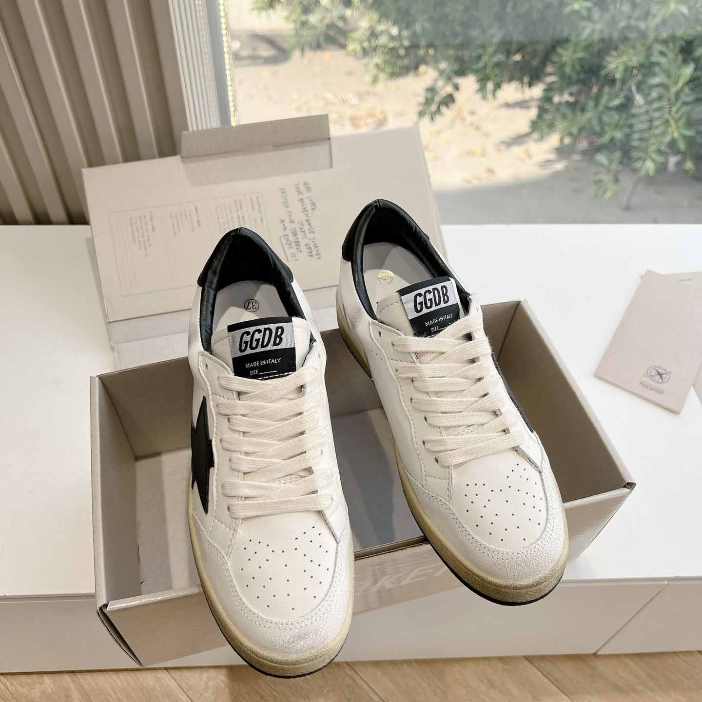 Golden Goose Sneakers - EUR FASHION