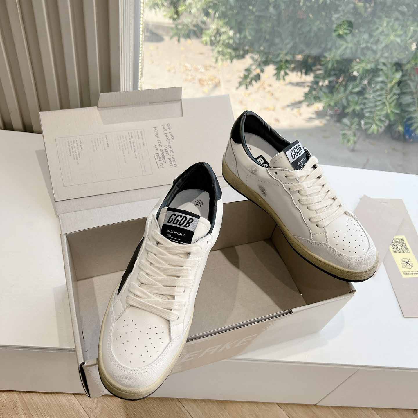 Golden Goose Sneakers - EUR FASHION