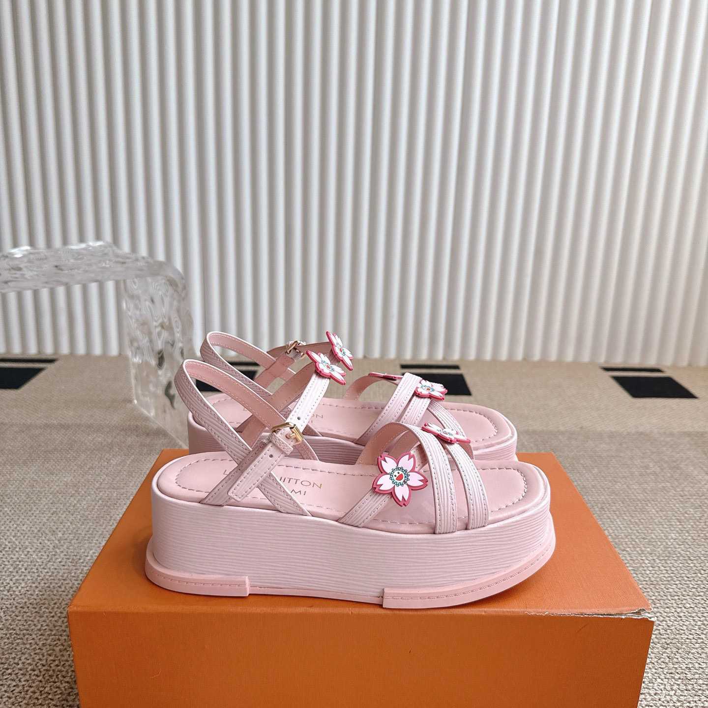  - EUR FASHION
