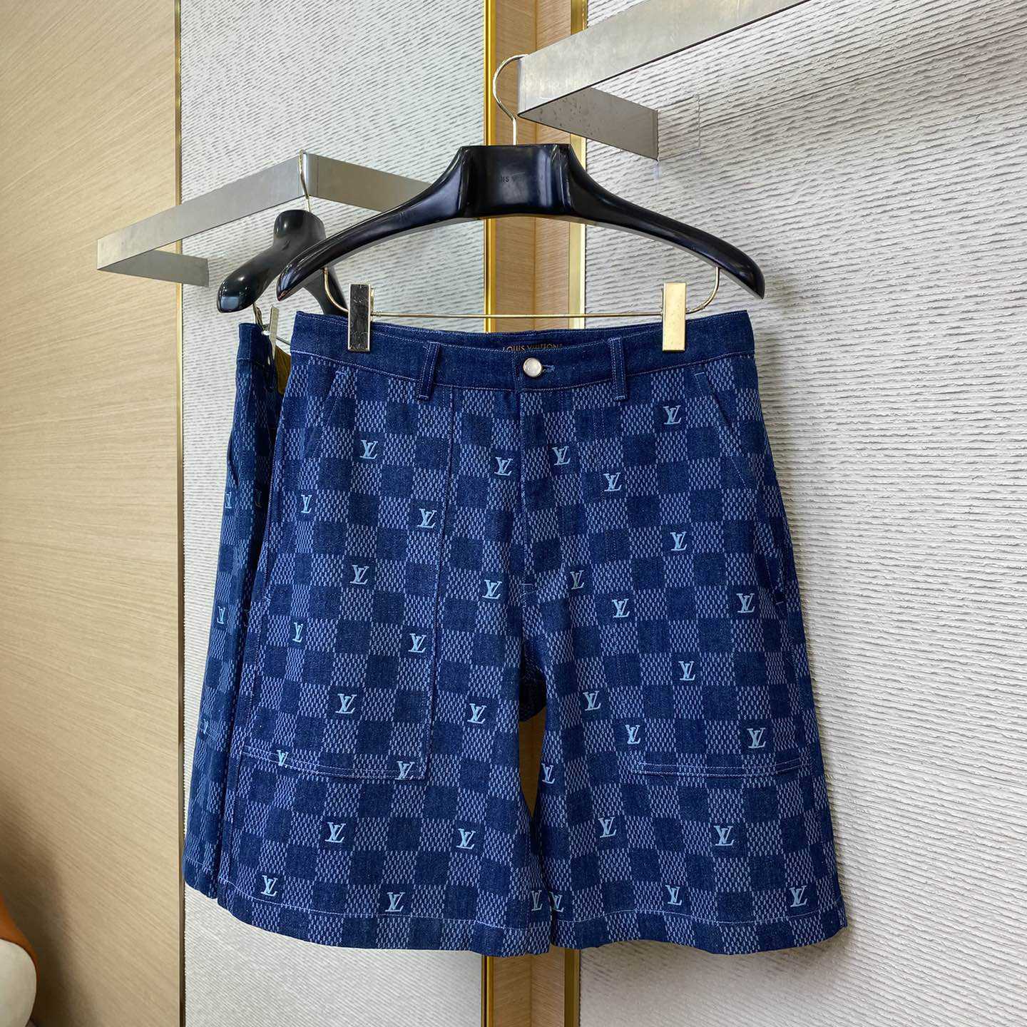 Louis Vuitton Embroidered Damier Denim Shorts  1AFVO5 - EUR FASHION