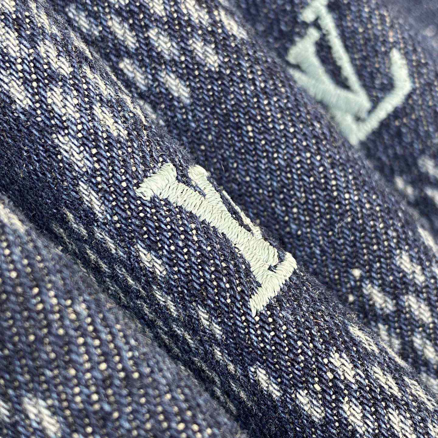 Louis Vuitton Embroidered Damier Denim Shorts  1AFVO5 - EUR FASHION