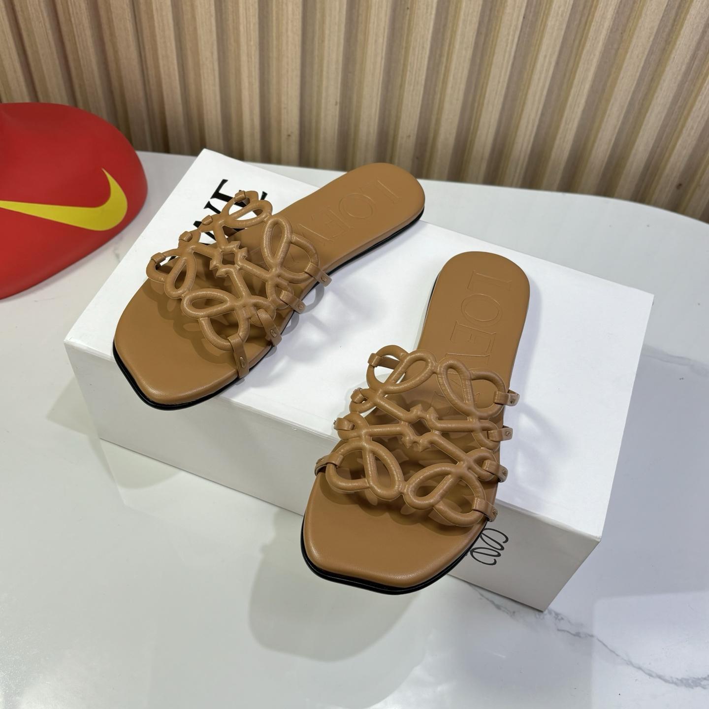 Loewe Petal Anagram Slide In Soft Calfskin - EUR FASHION