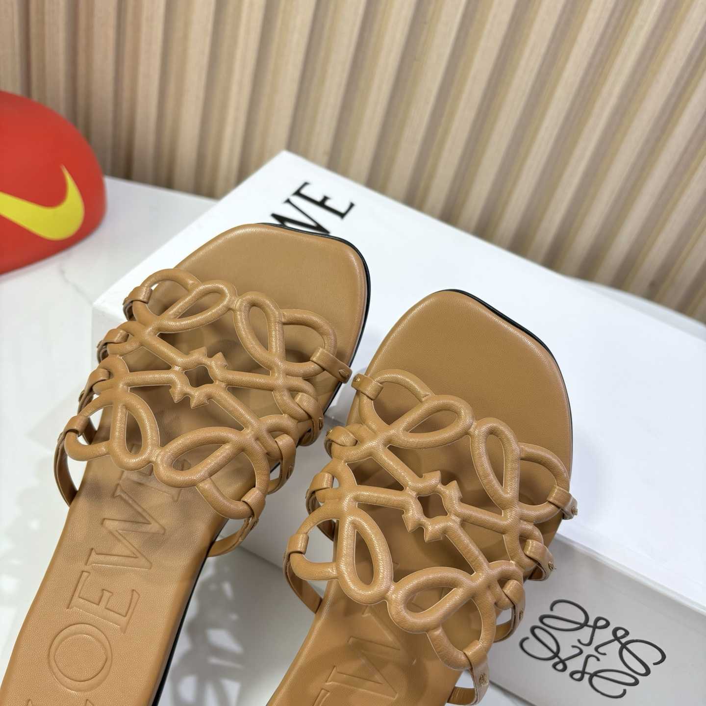 Loewe Petal Anagram Slide In Soft Calfskin - EUR FASHION