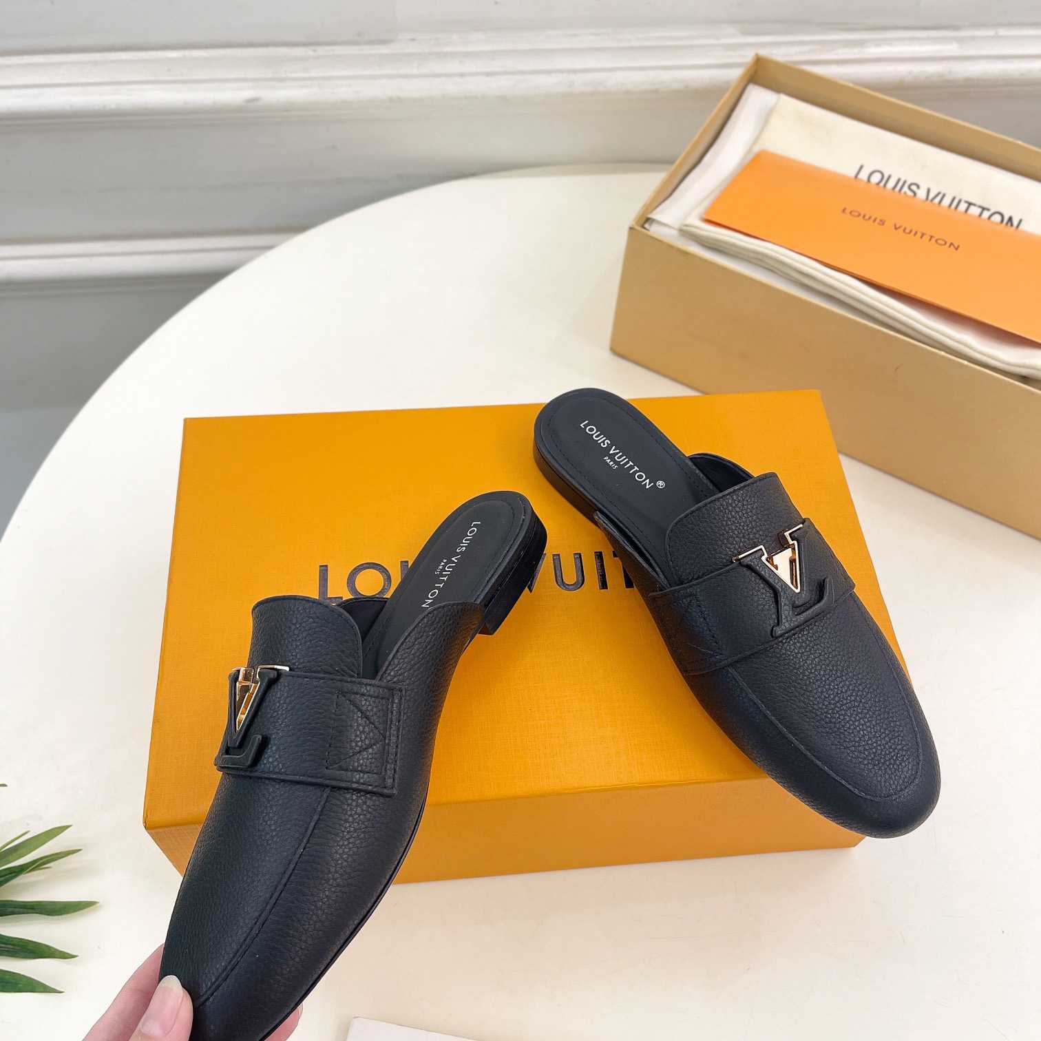 Louis Vuitton LV Capri Open Back Loafer  1AC7N3 - EUR FASHION