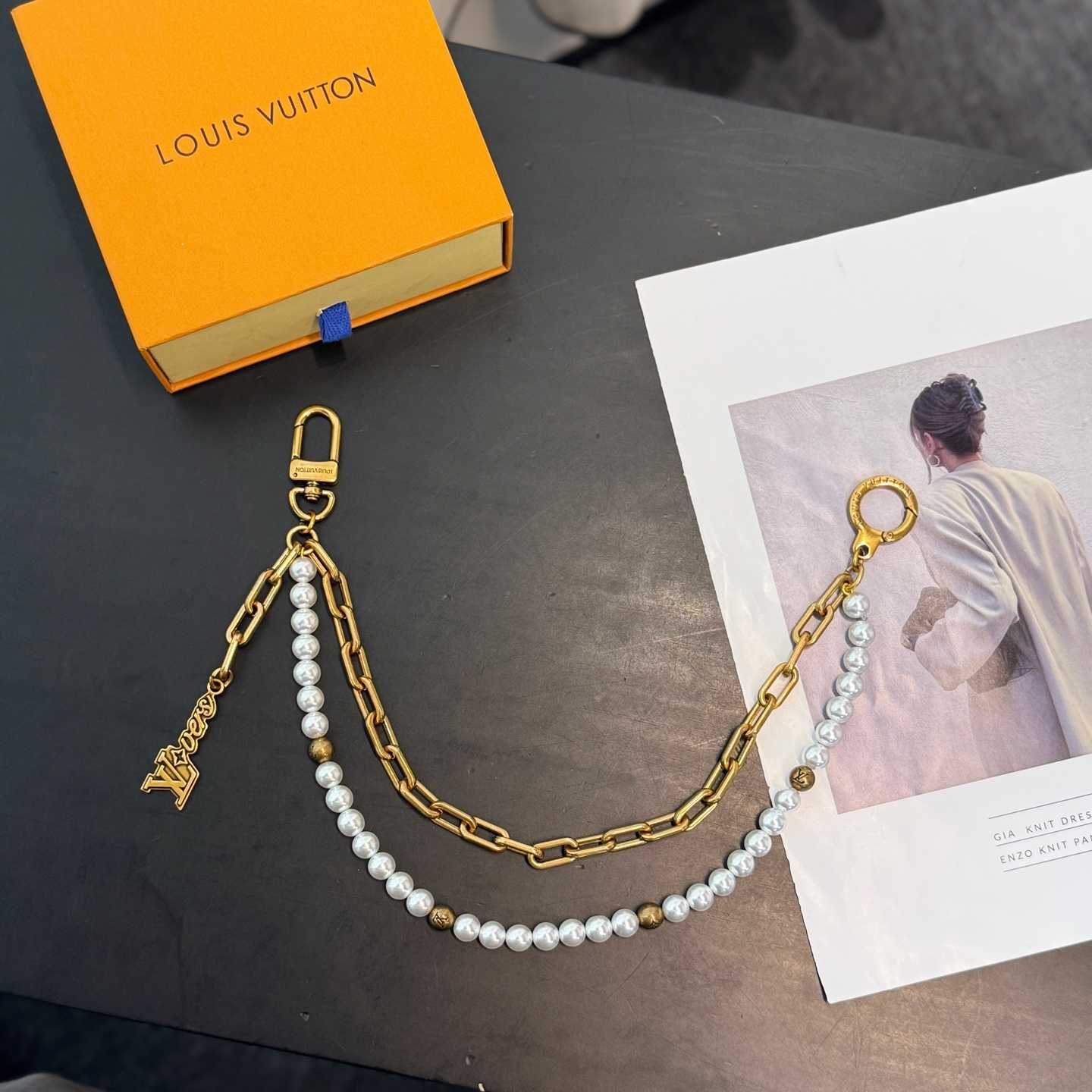 Louis Vuitton Chain Belt Pearls Bag Charm  M01689 - EUR FASHION